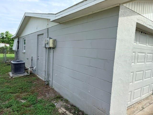 7323 OAK CREST DR — photo 31