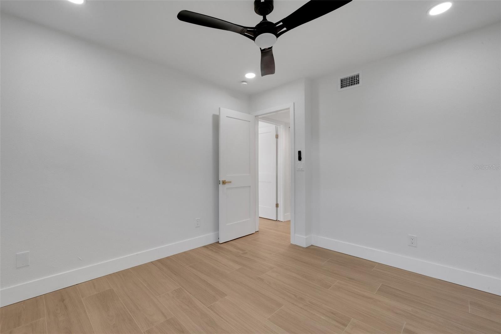 209 BEL FOREST DR #2 — photo 27