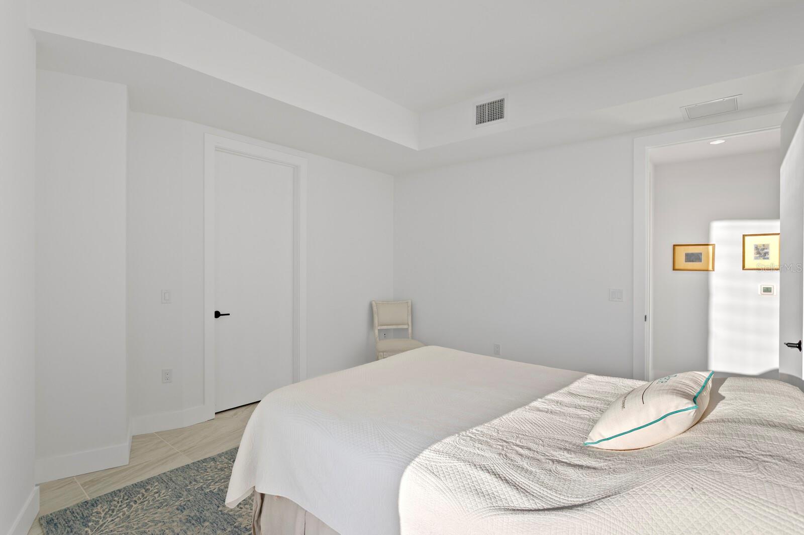 777 3RD AVE N #1408 — photo 10