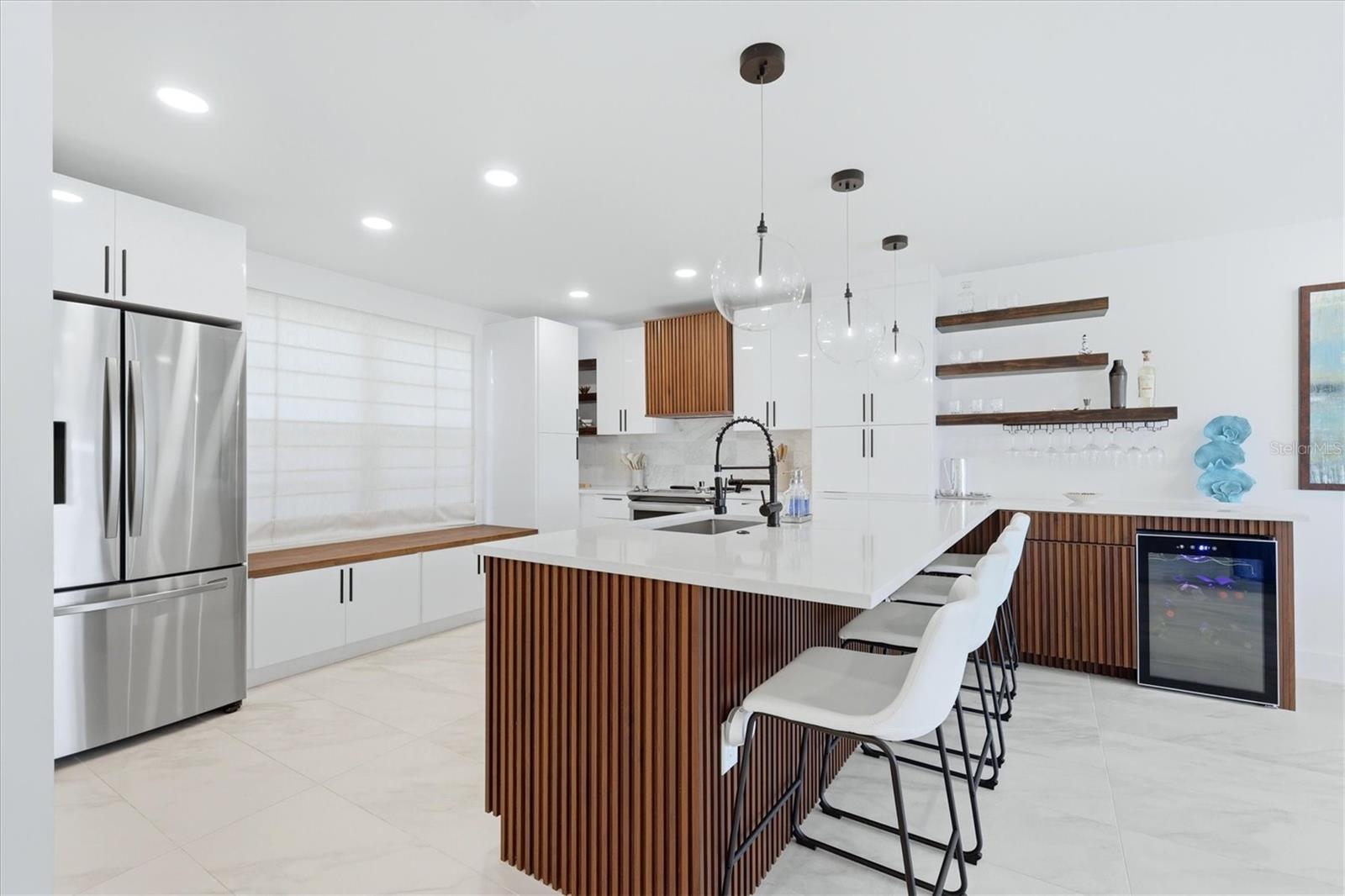 605 SUTTON PL #101 — photo 5