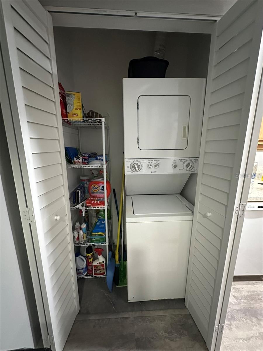 514 WINDRUSH BAY DR — photo 17