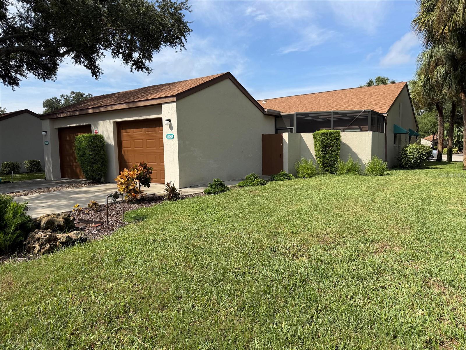 2904 OAK LN — photo 2