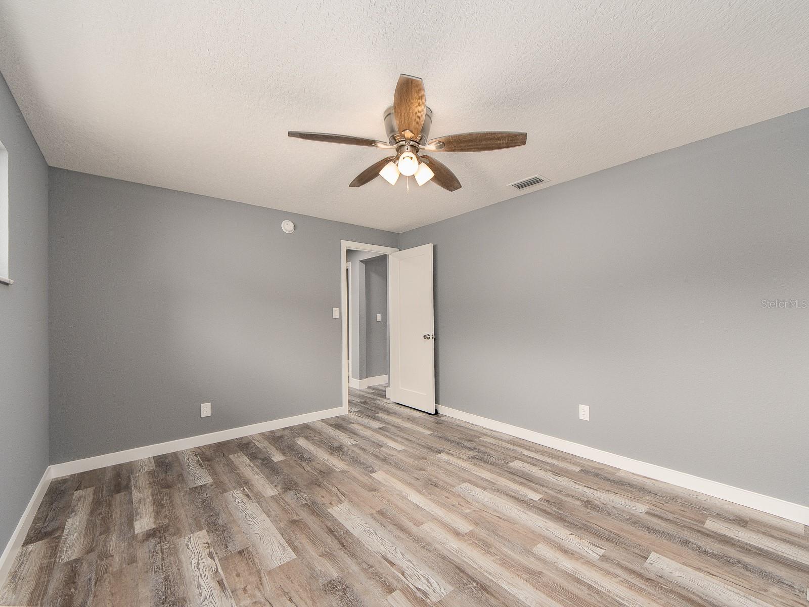 1825 YALE DR — photo 27