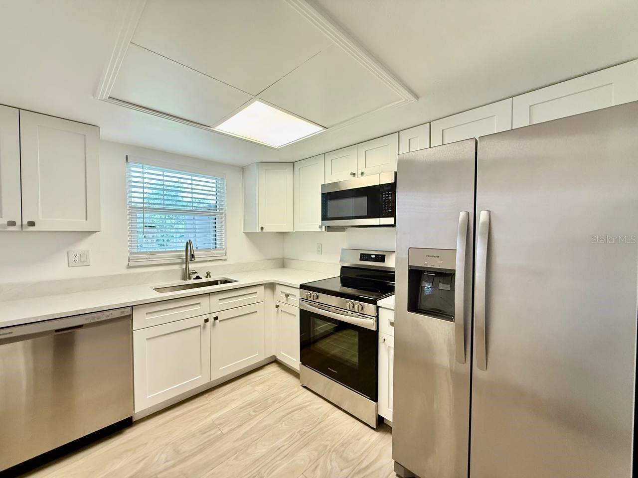 8801 BAY POINTE DR #102 — photo 9