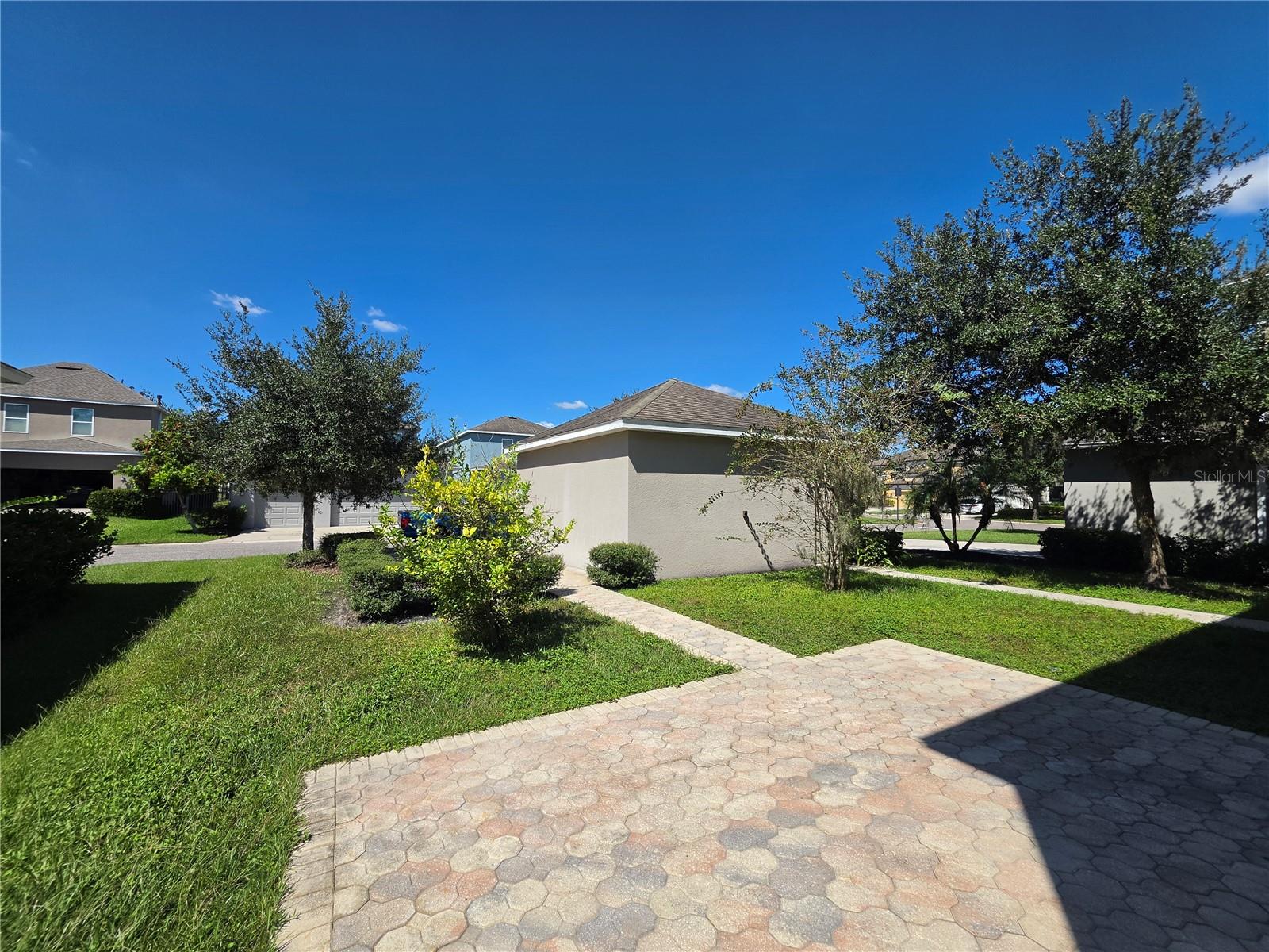 7920 HAMPTON LAKE DR — photo 7