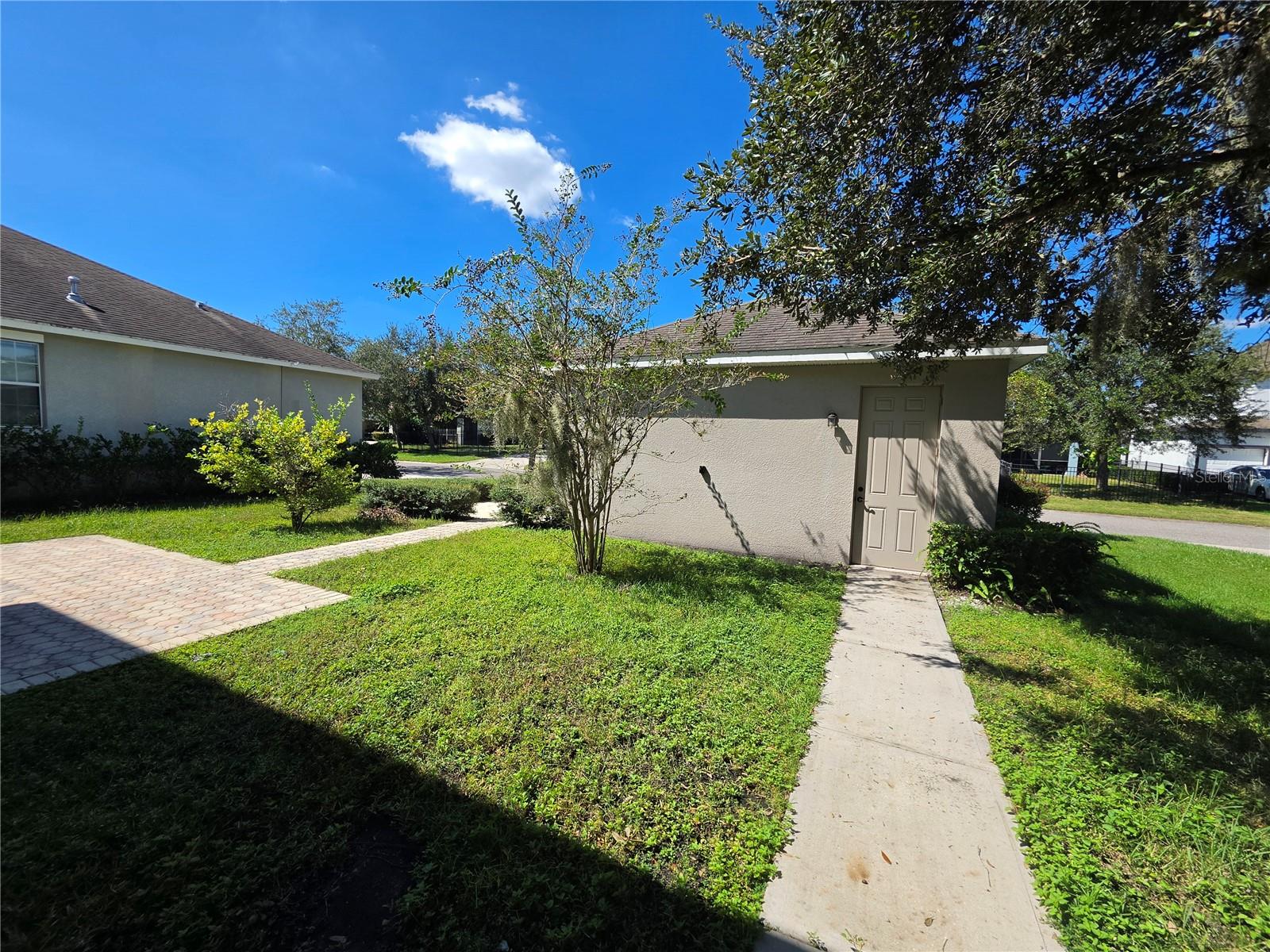 7920 HAMPTON LAKE DR — photo 6