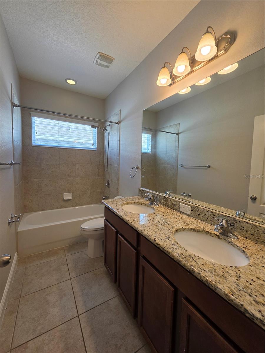 7920 HAMPTON LAKE DR — photo 26