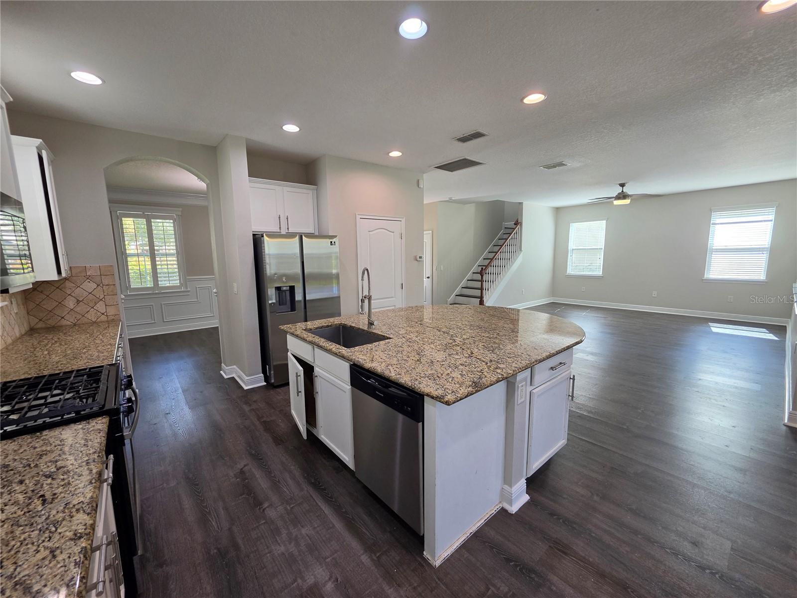 7920 HAMPTON LAKE DR — photo 45