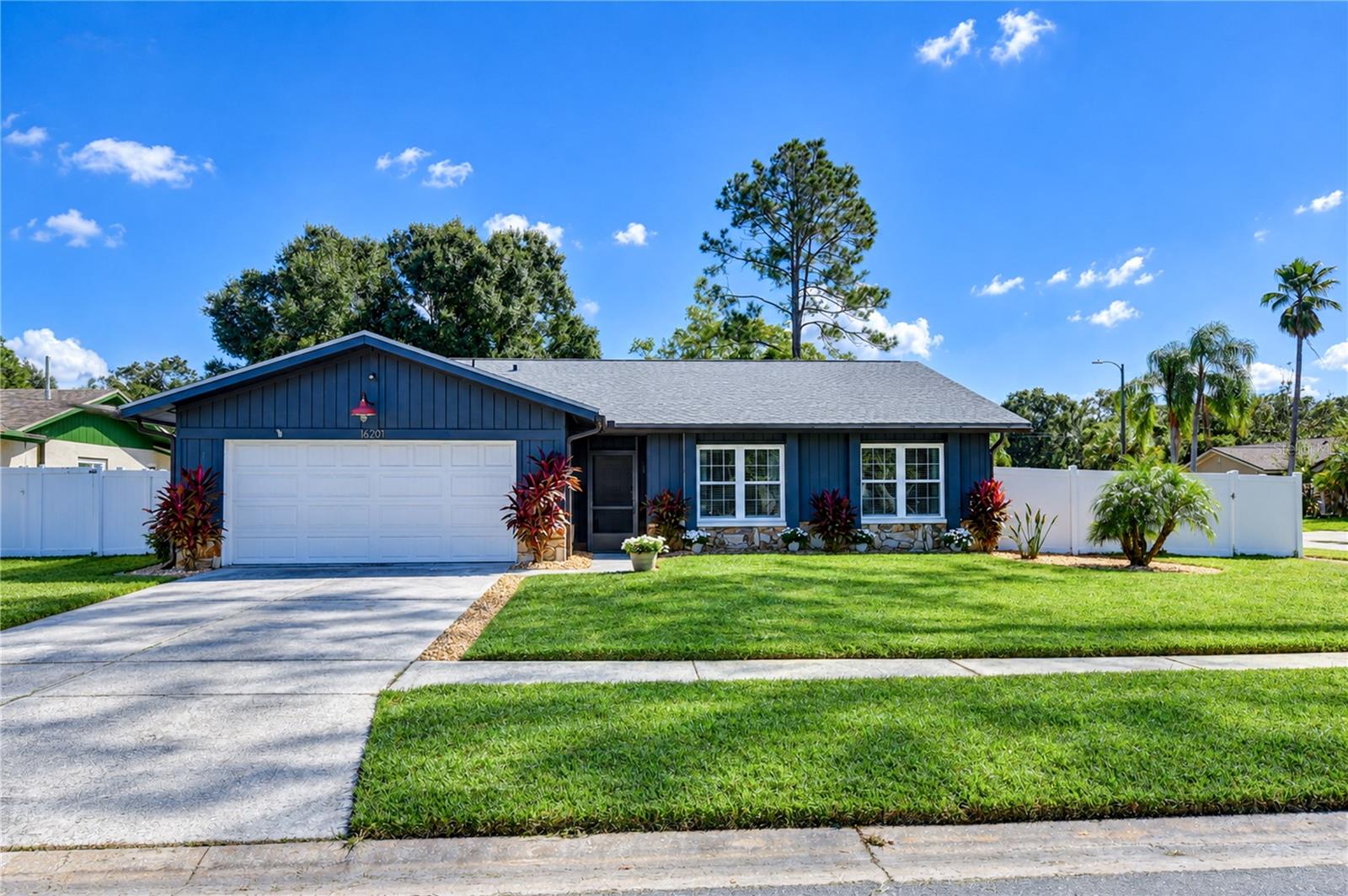 16201 PARKSIDE DR — photo 3
