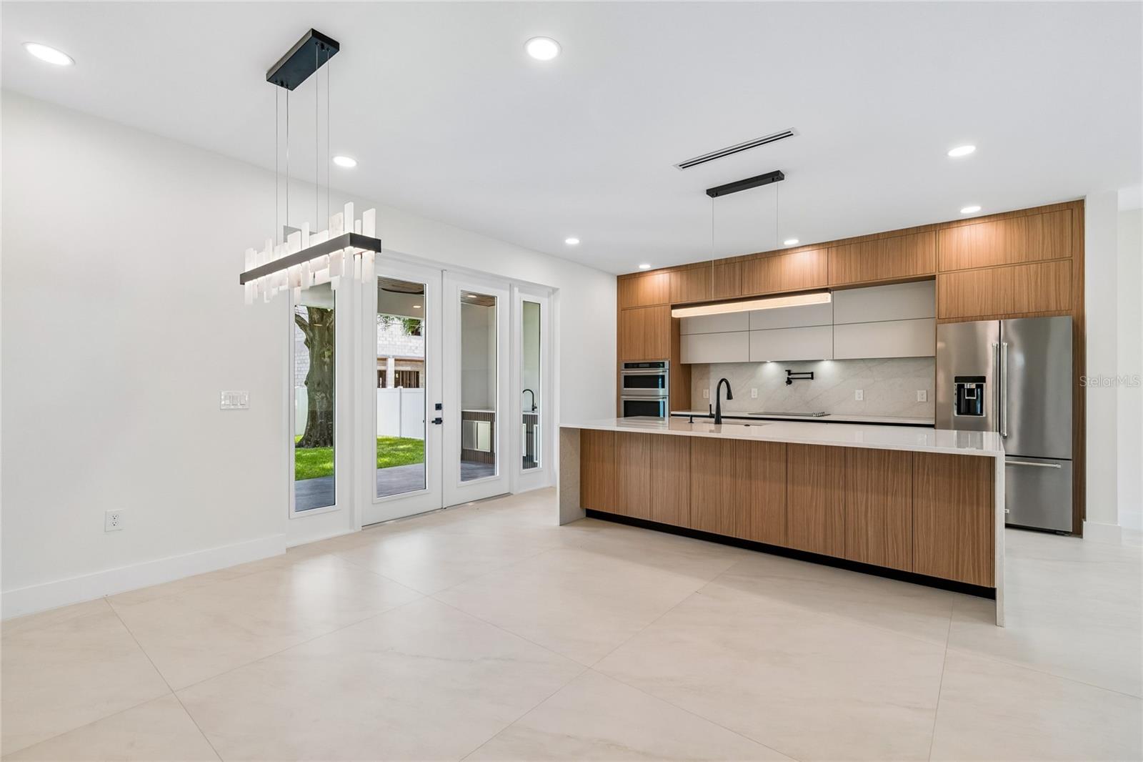 2307 N ELCOE DR — photo 5