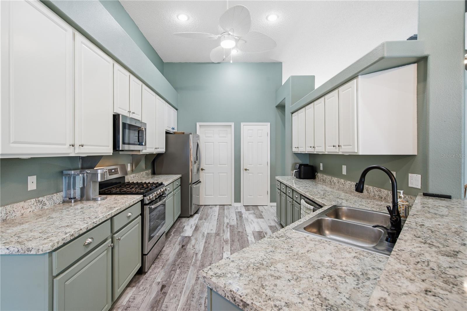 1187 BLACKRUSH DR — photo 5