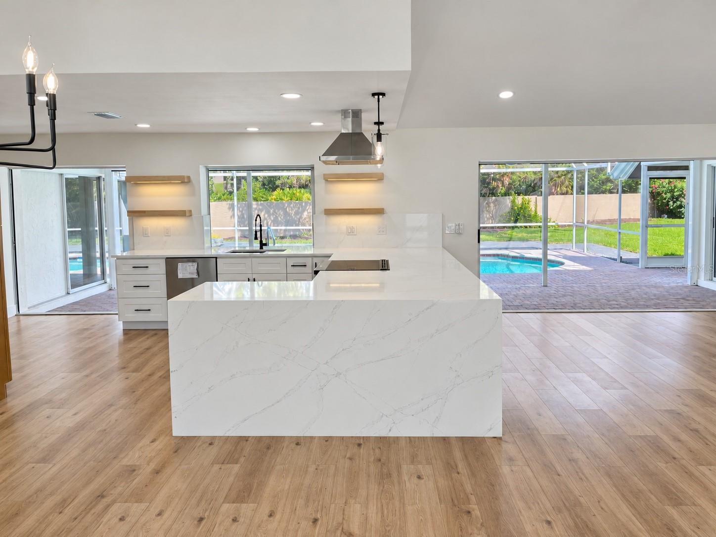 102 WINDWARD DR — photo 6