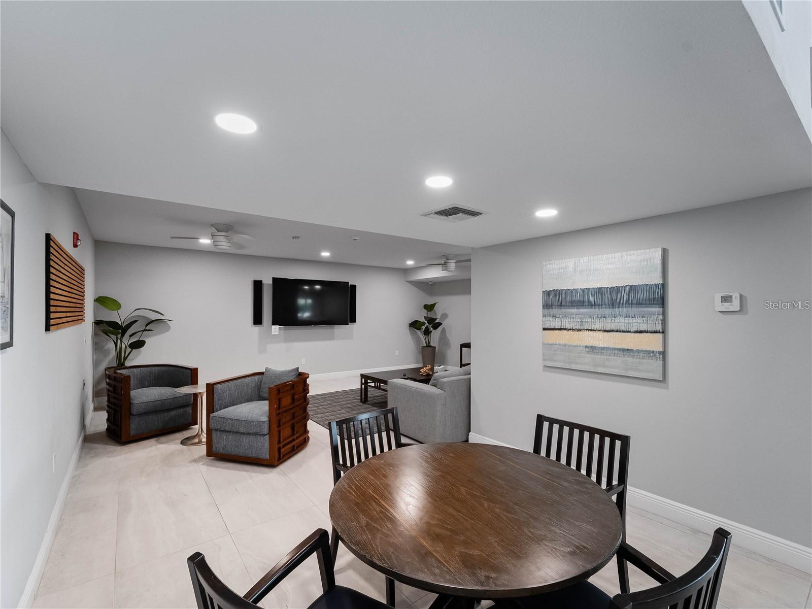 102 WINDWARD DR — photo 45