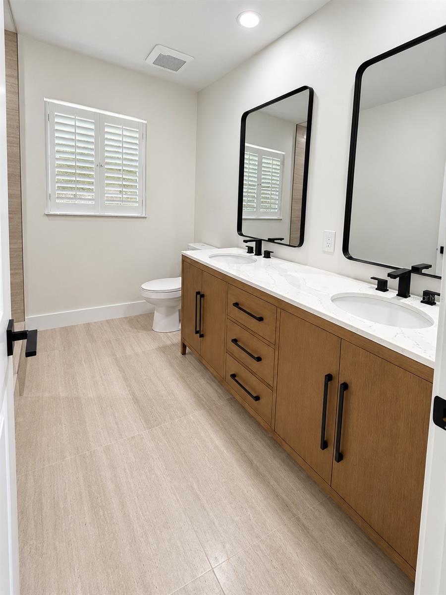 102 WINDWARD DR — photo 16