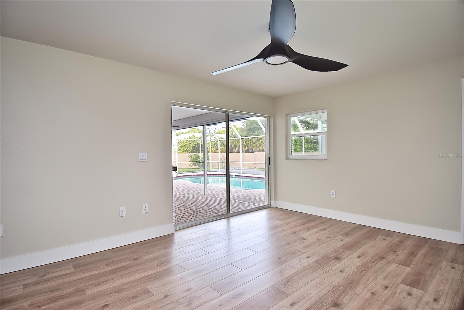 102 WINDWARD DR — photo 18