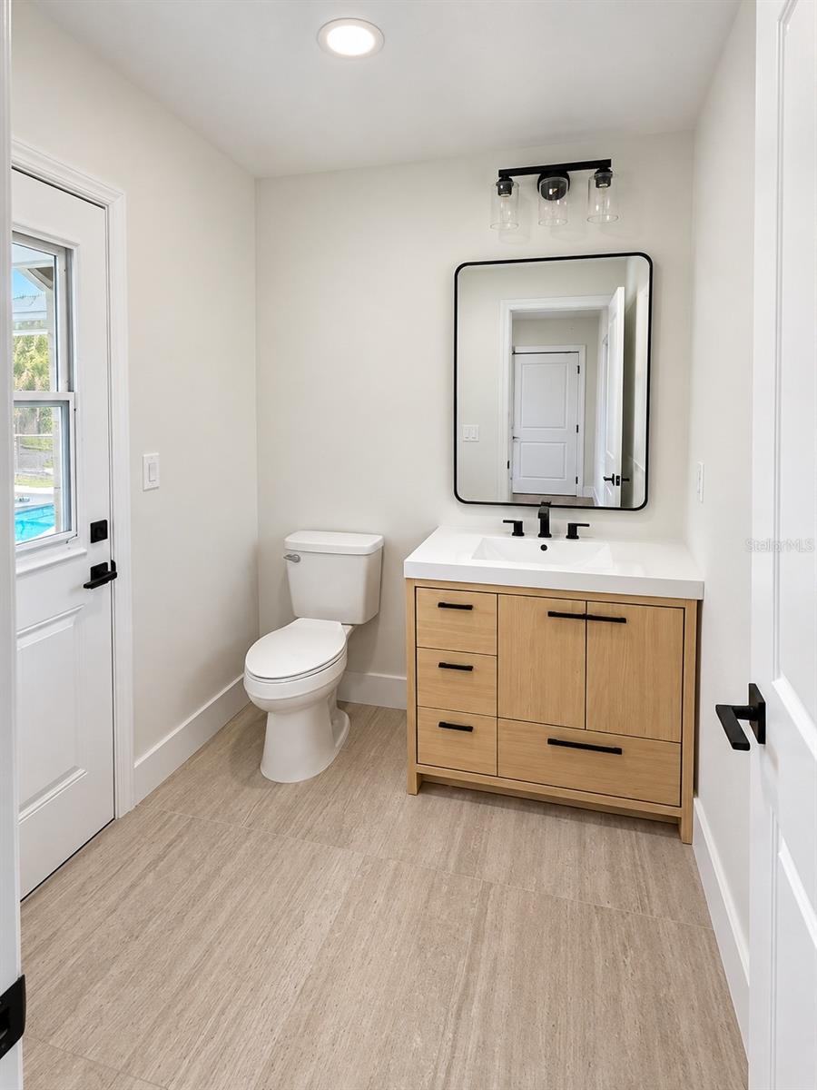 102 WINDWARD DR — photo 22