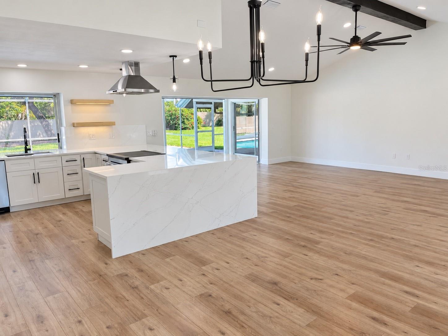 102 WINDWARD DR — photo 5