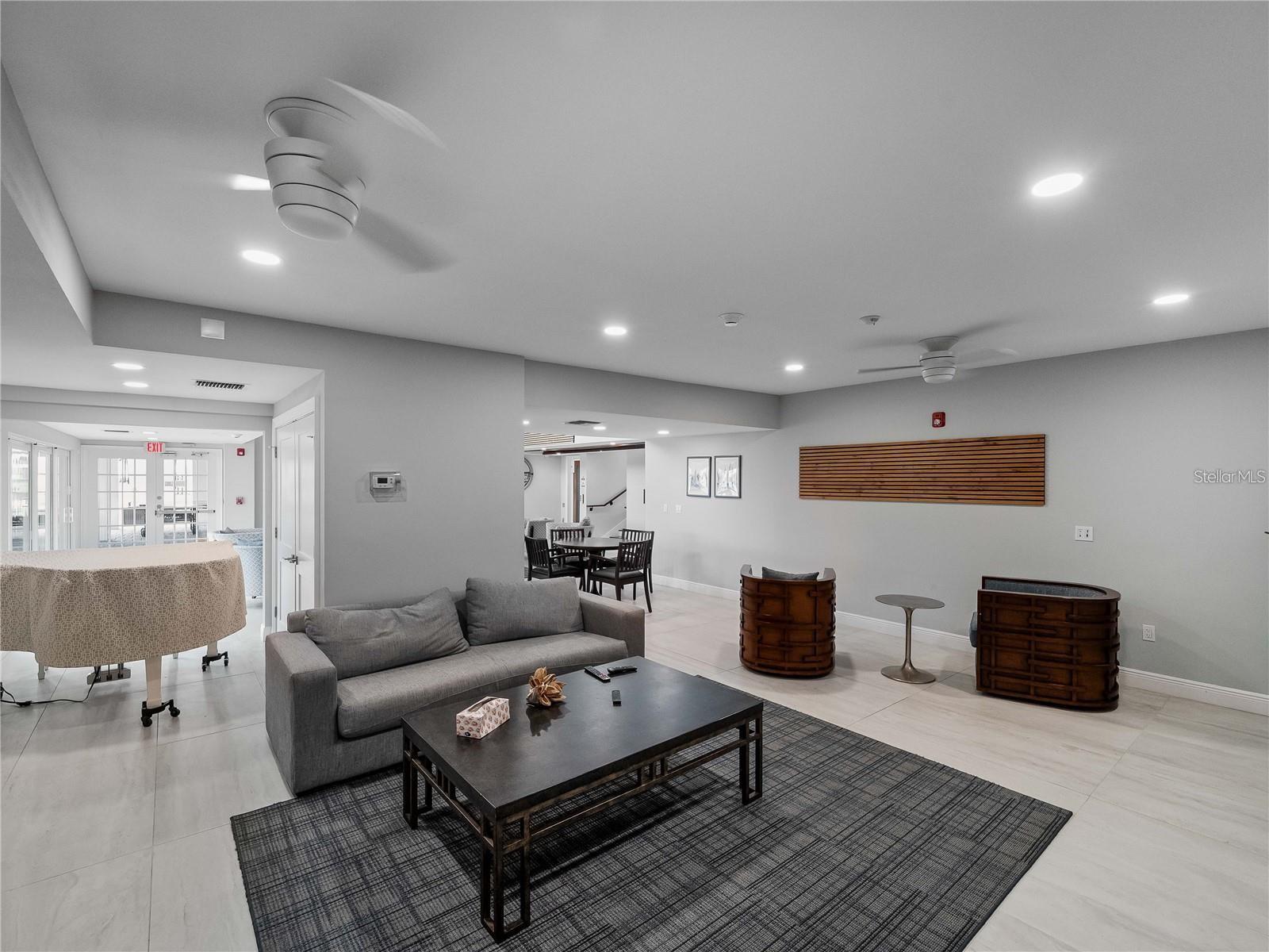 102 WINDWARD DR — photo 35