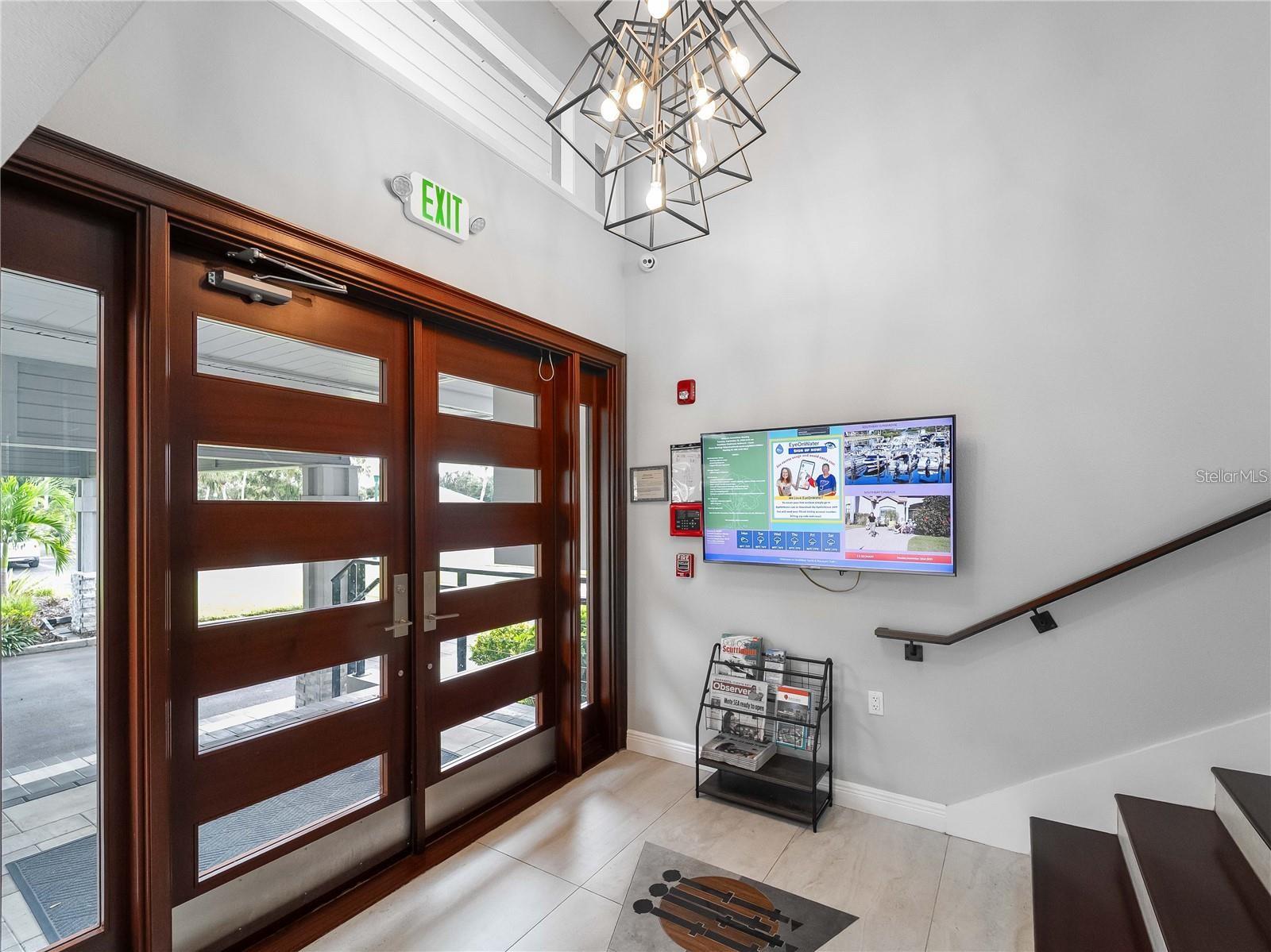 102 WINDWARD DR — photo 32