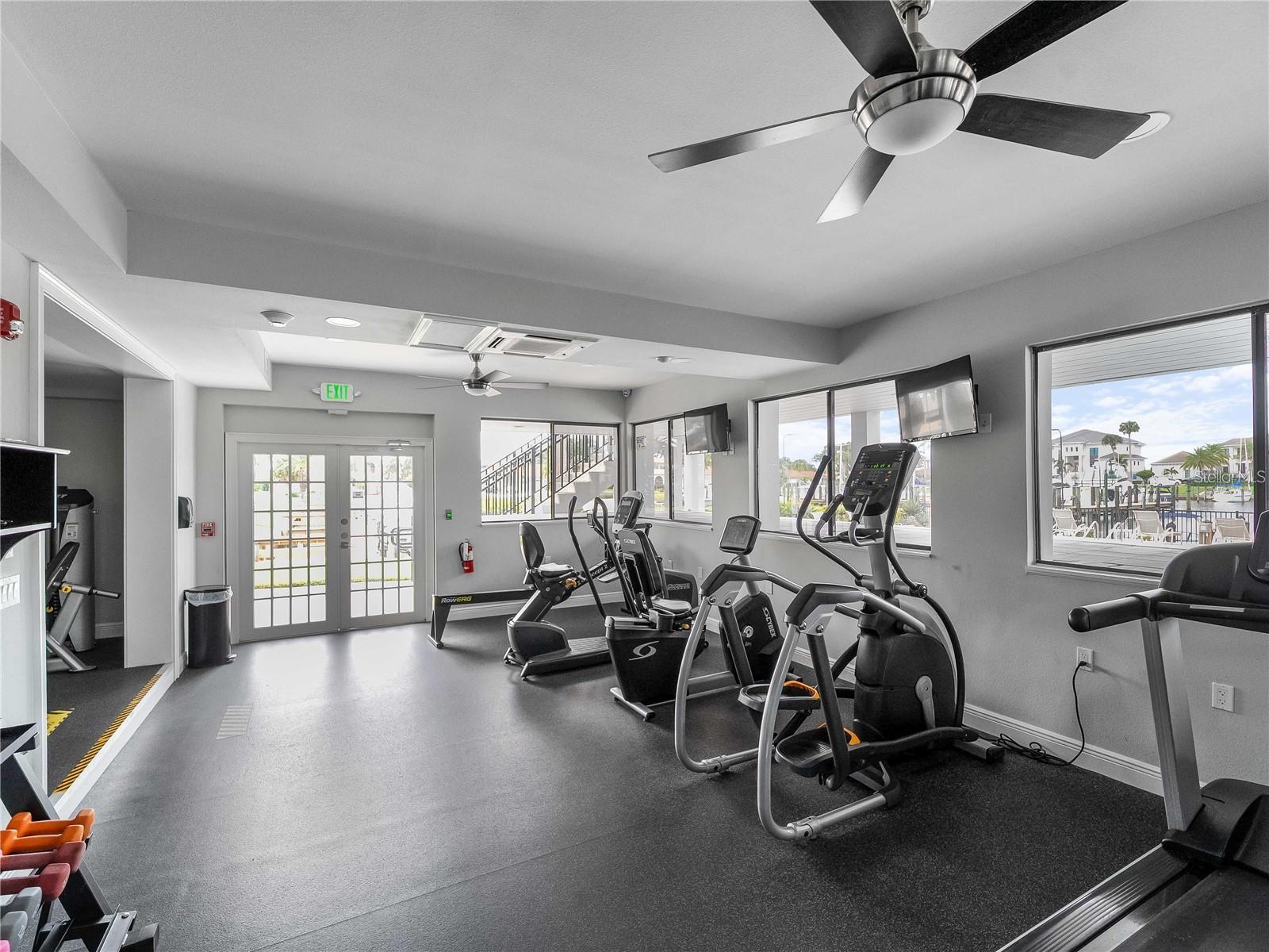 102 WINDWARD DR — photo 49