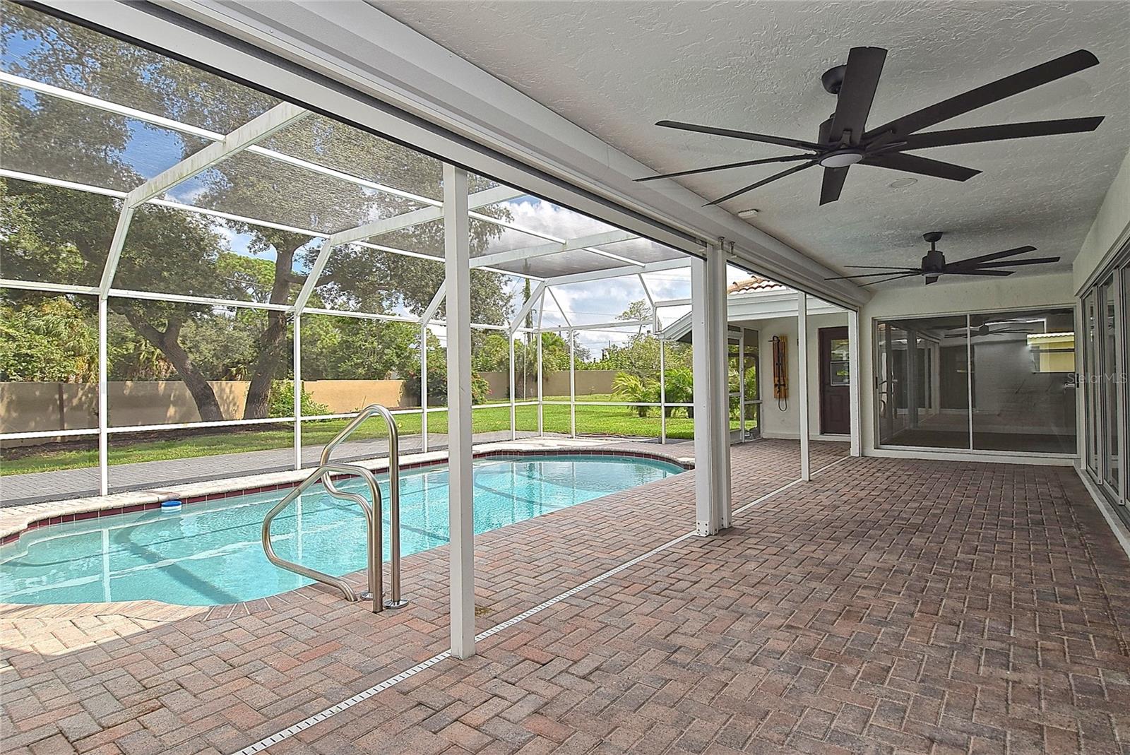 102 WINDWARD DR — photo 25