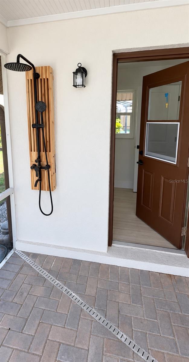 102 WINDWARD DR — photo 27