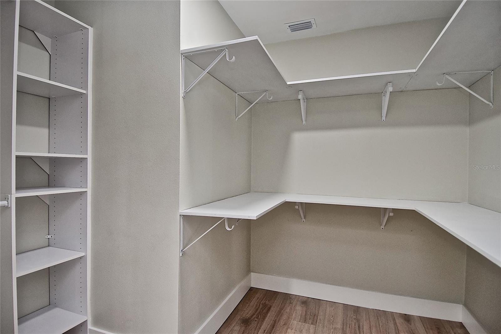 102 WINDWARD DR — photo 19