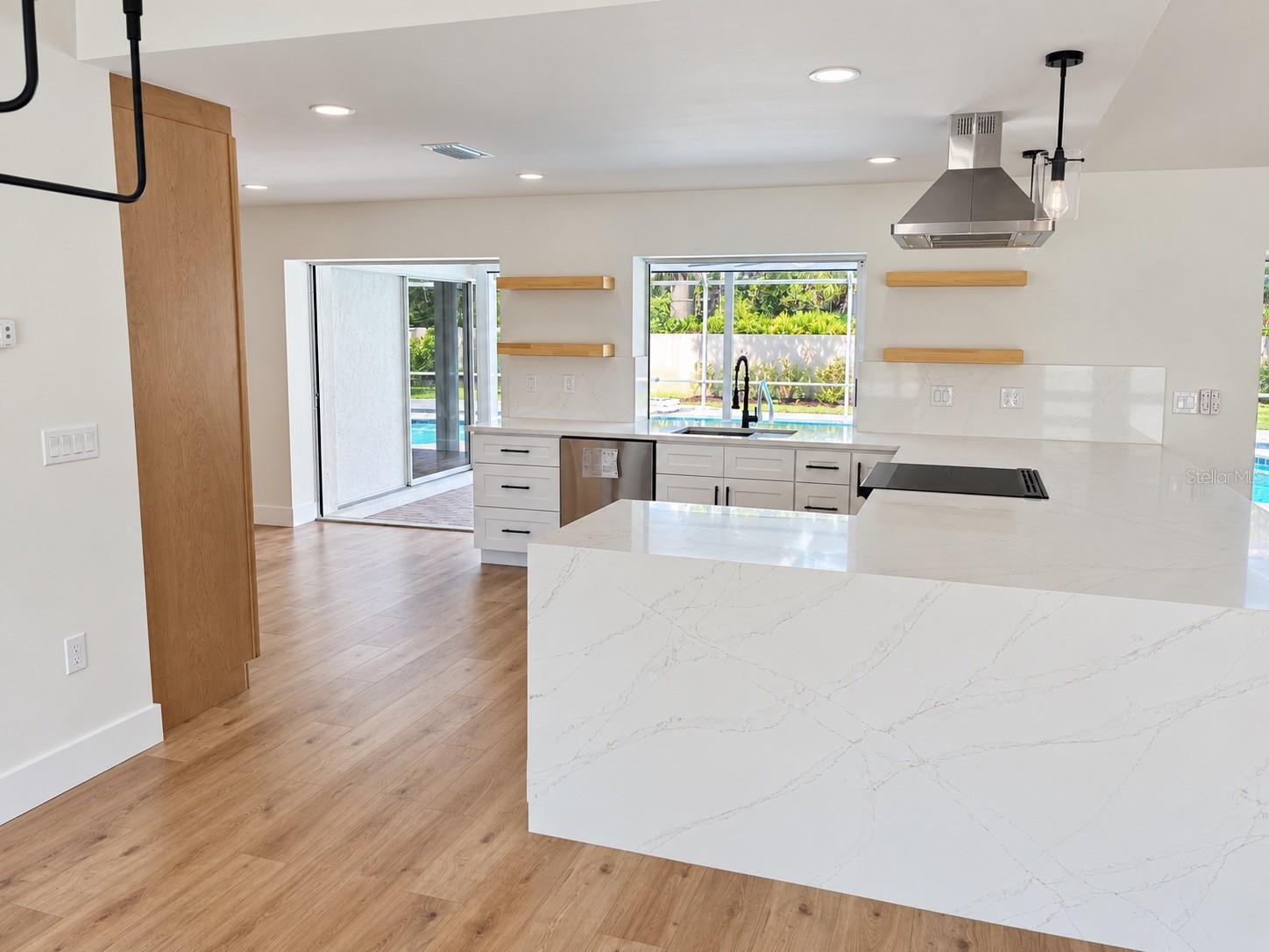 102 WINDWARD DR — photo 7