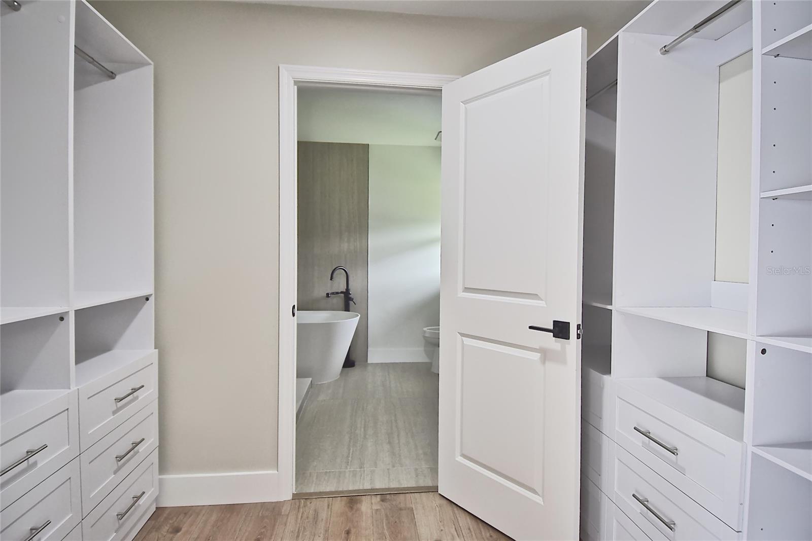 102 WINDWARD DR — photo 11