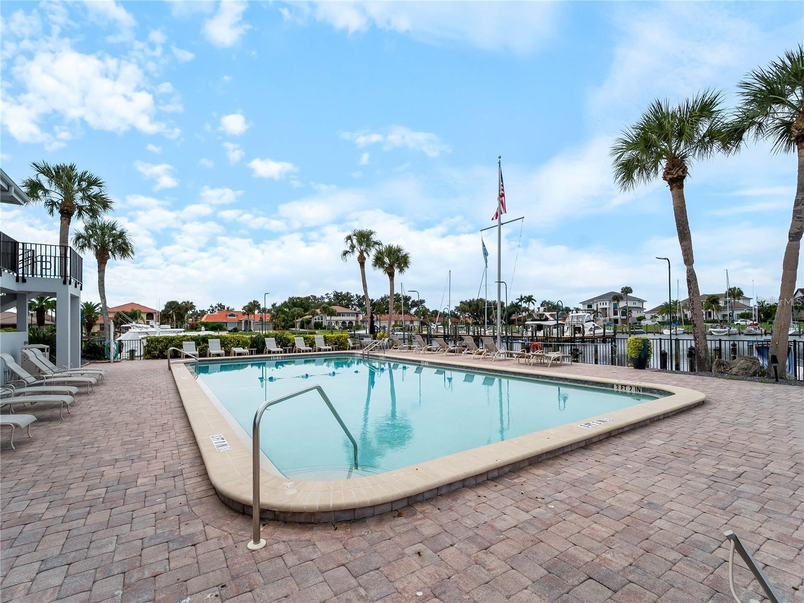 102 WINDWARD DR — photo 40