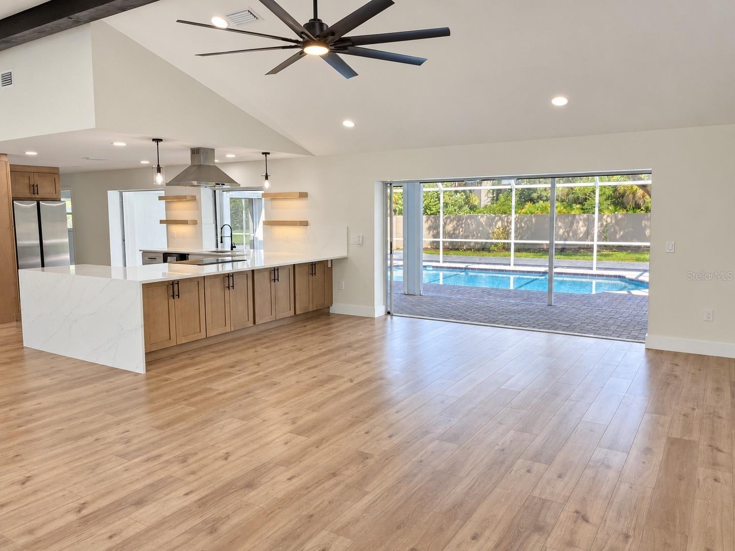 102 WINDWARD DR — photo 4