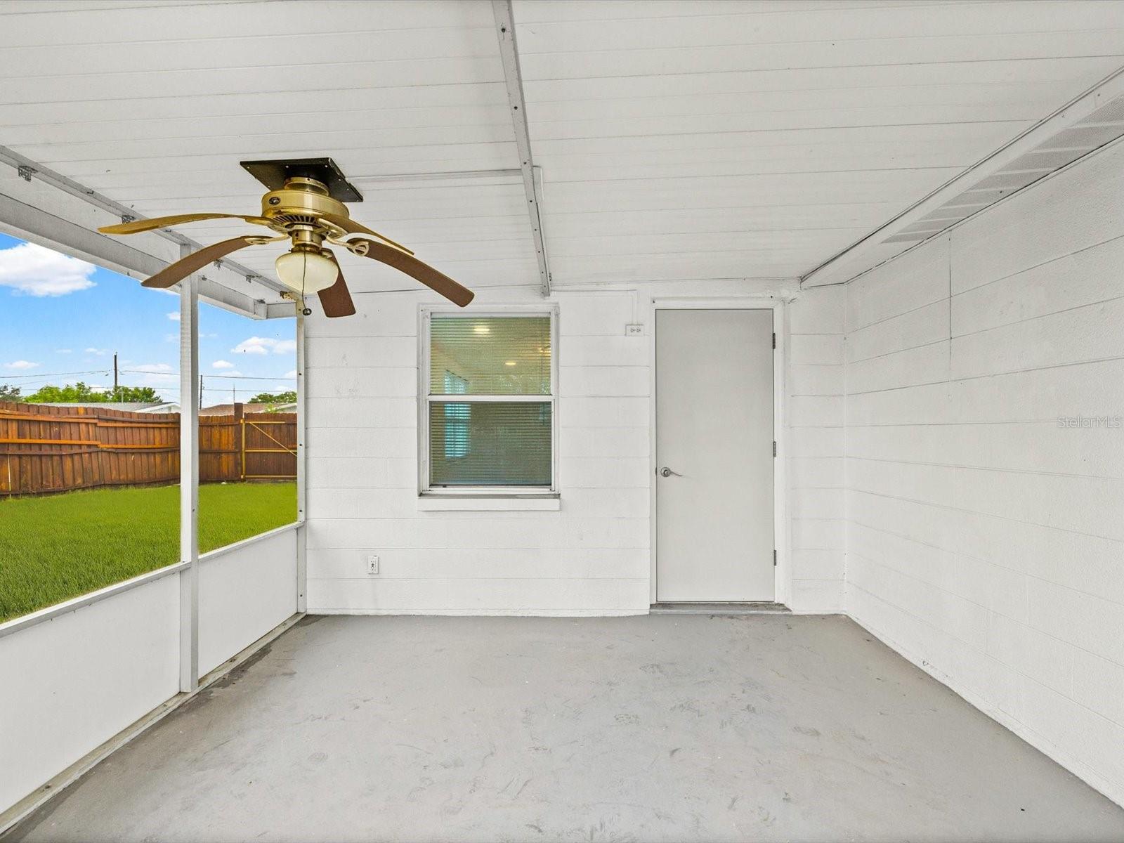 4004 SCARLET MAPLE DR — photo 27