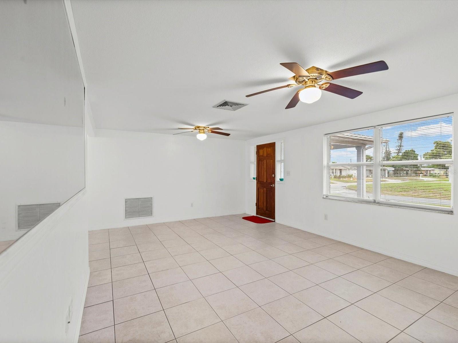 4004 SCARLET MAPLE DR — photo 10