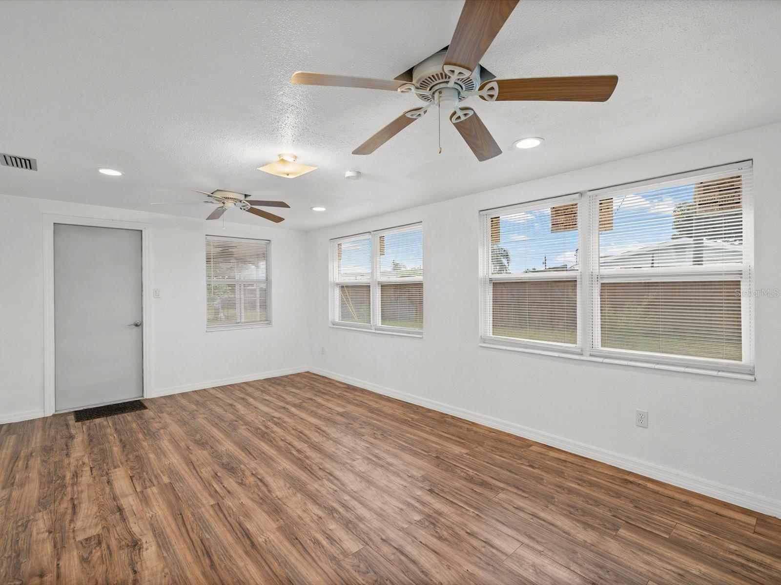 4004 SCARLET MAPLE DR — photo 24