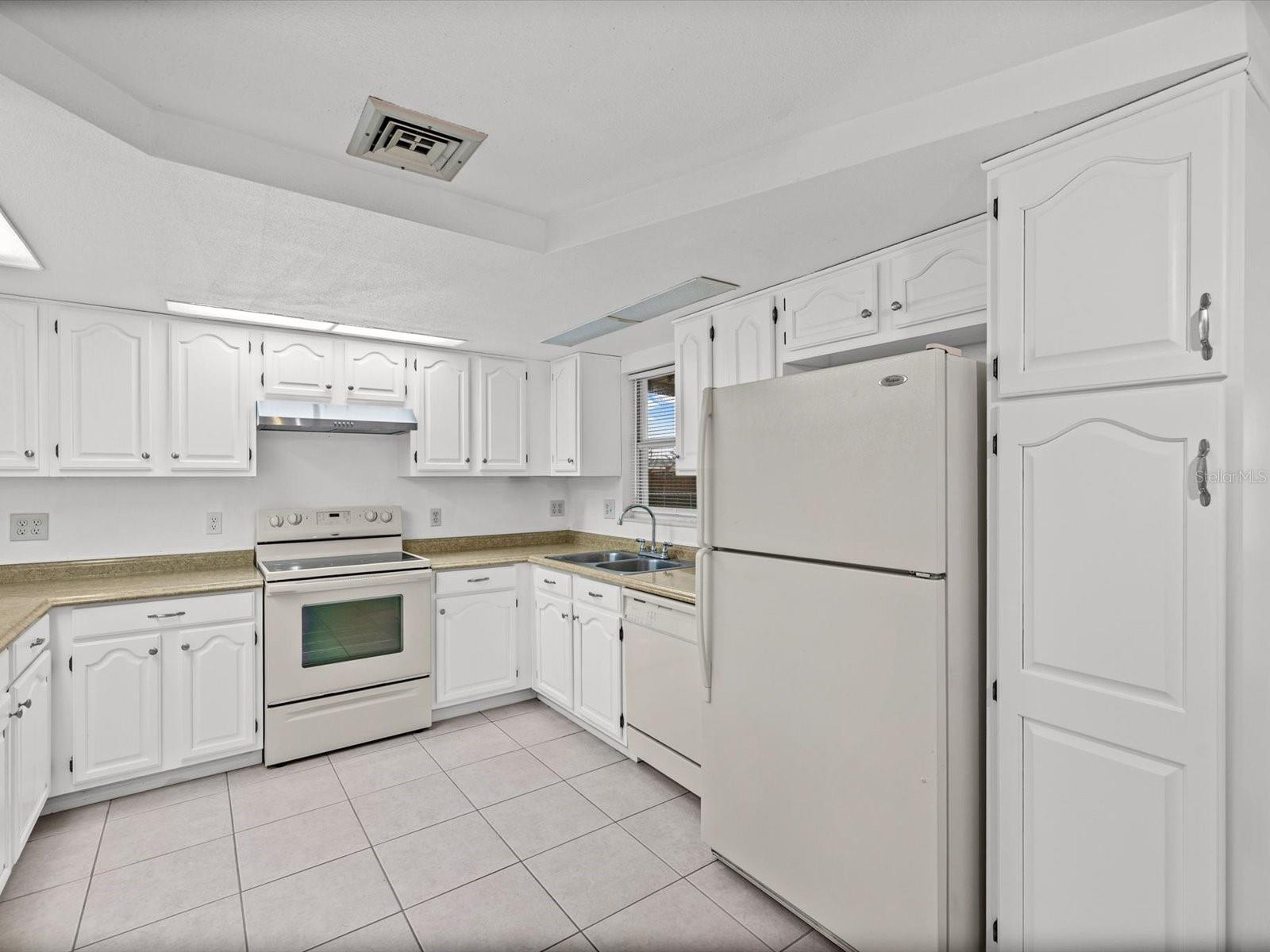 4004 SCARLET MAPLE DR — photo 15