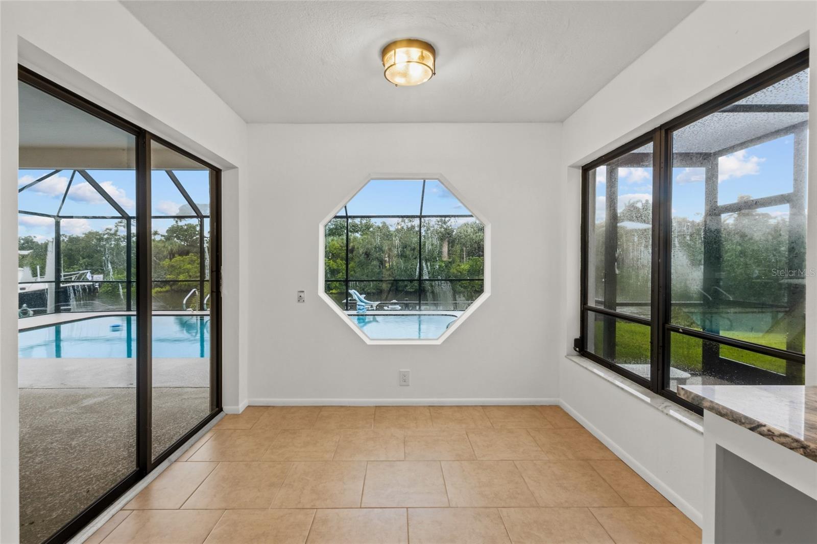 5424 AMERICA DR — photo 14