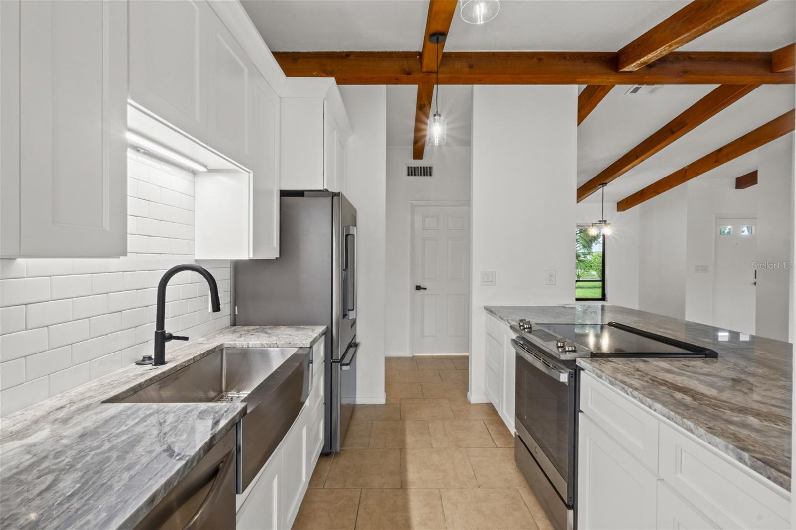 5424 AMERICA DR — photo 11