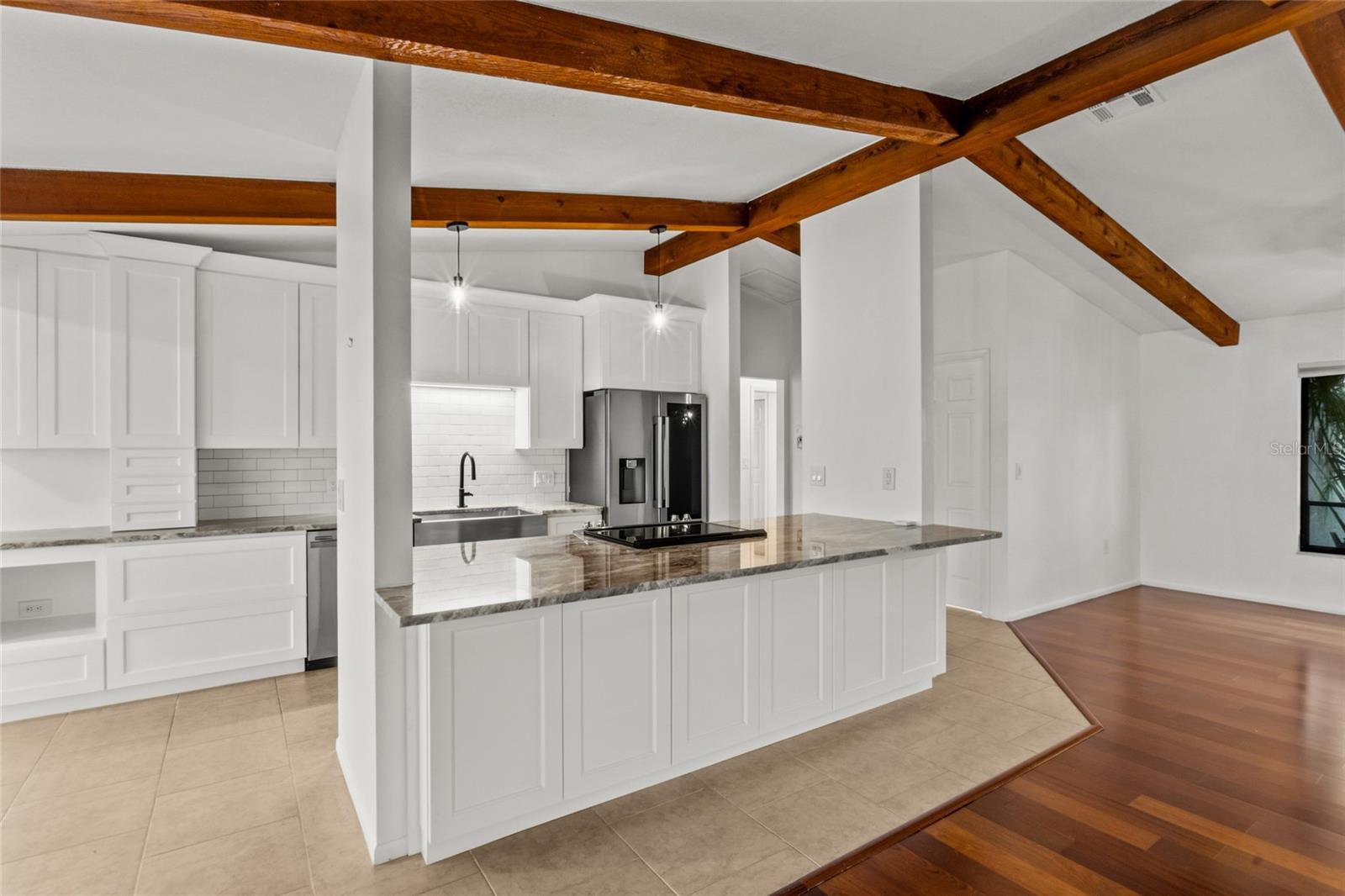5424 AMERICA DR — photo 9