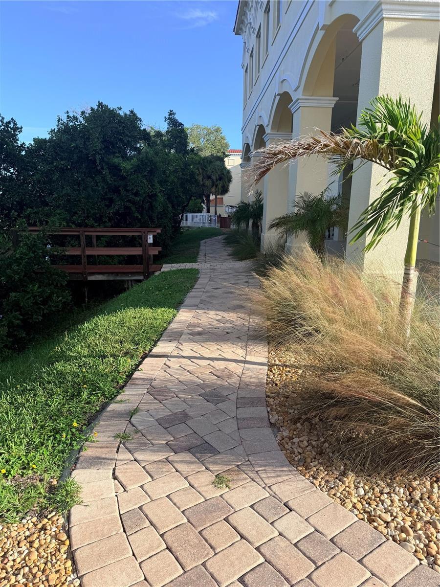 570 BLACKBURN POINT RD #Siesta 25 — photo 6