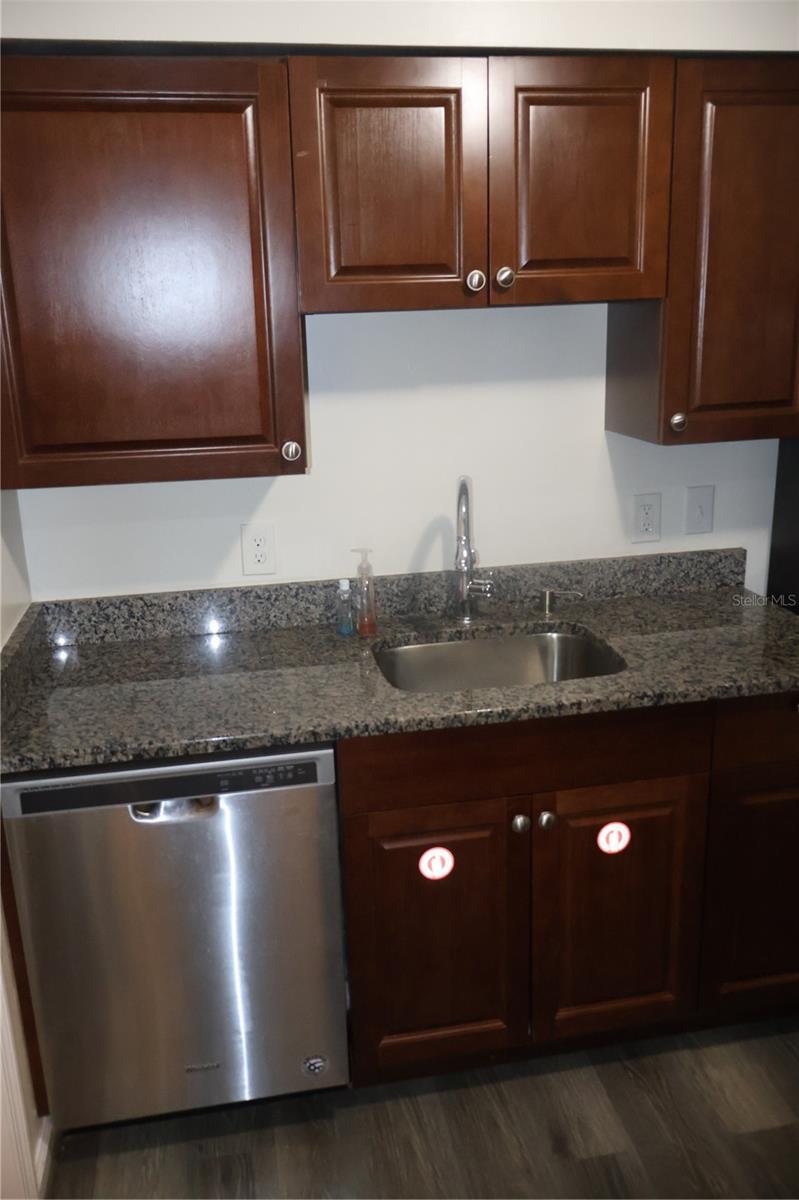 6208 S ELBERON ST — photo 10
