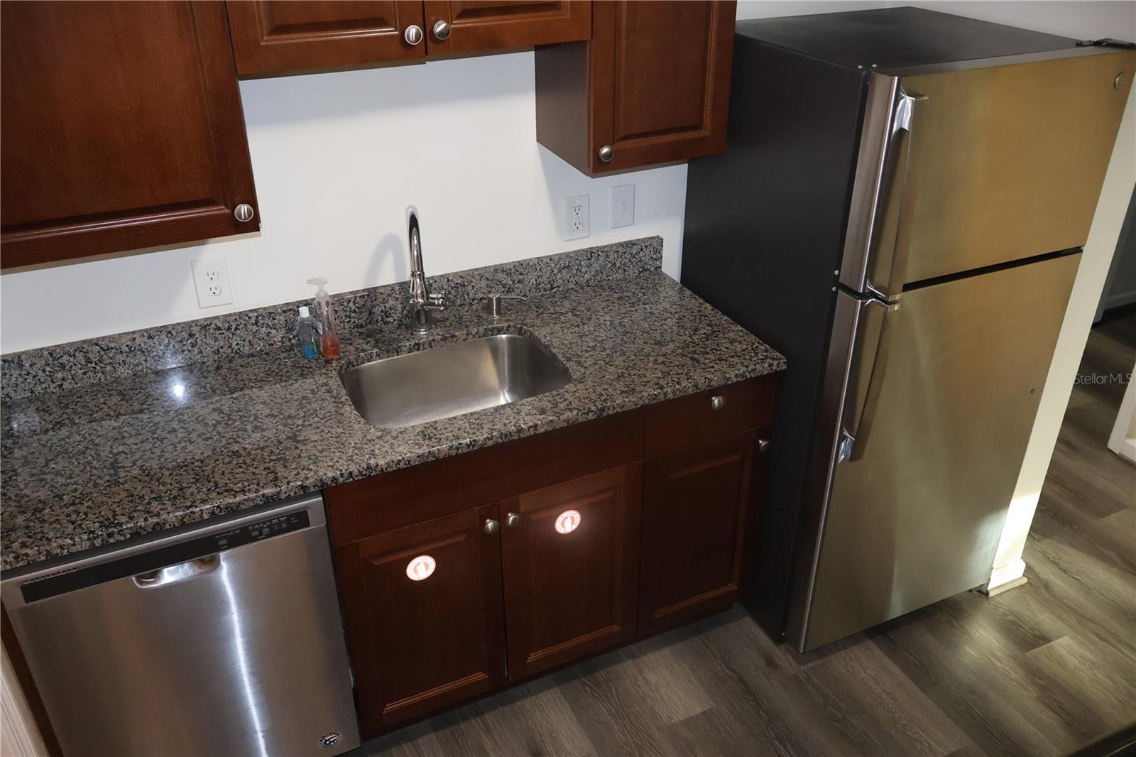 6208 S ELBERON ST — photo 11