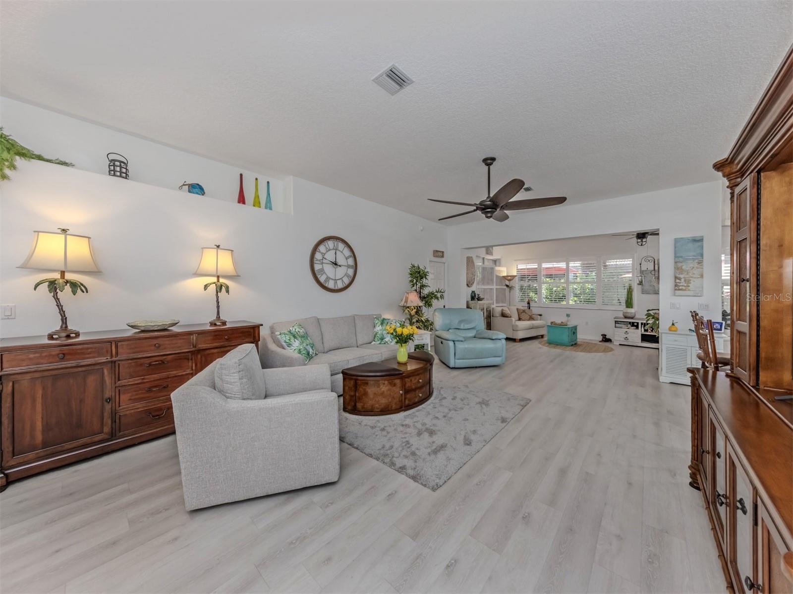 1102 SOUTHLAKE CT — photo 4