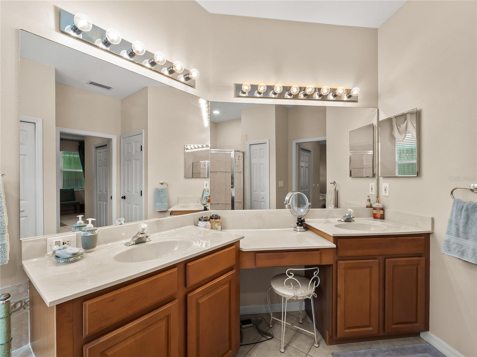 5130 LAUREL OAK CT — photo 33