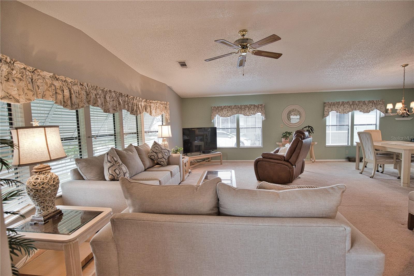 223 HIBISCO DR — photo 11