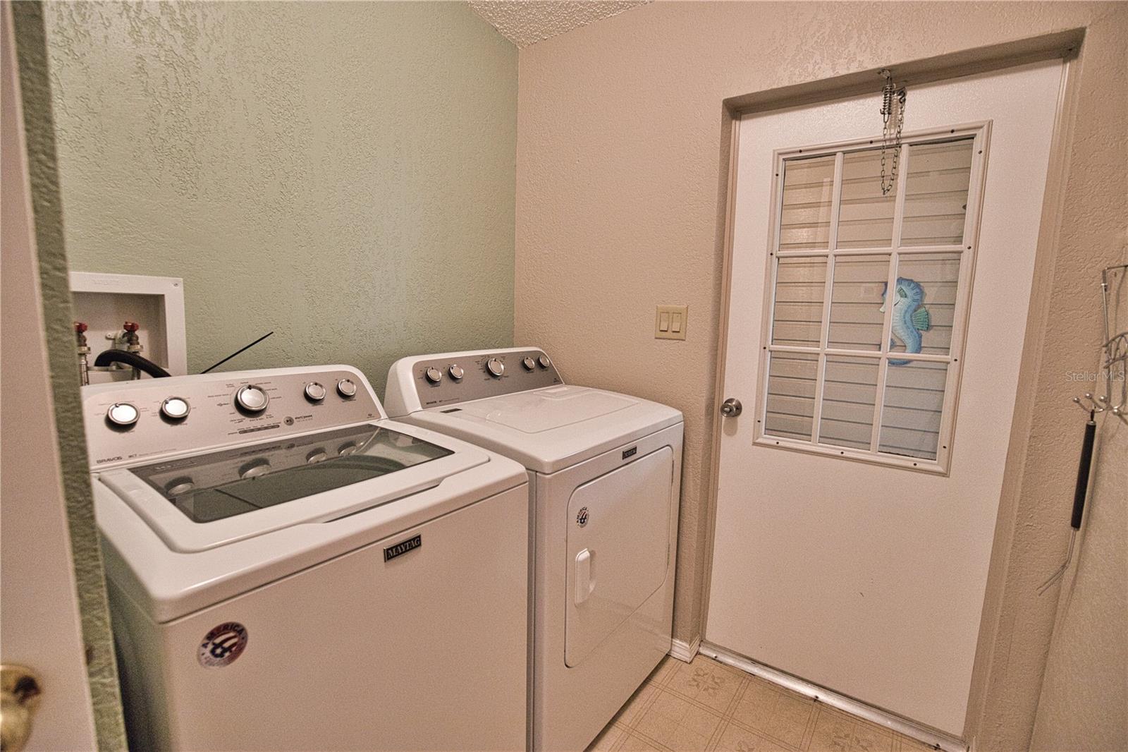 223 HIBISCO DR — photo 28