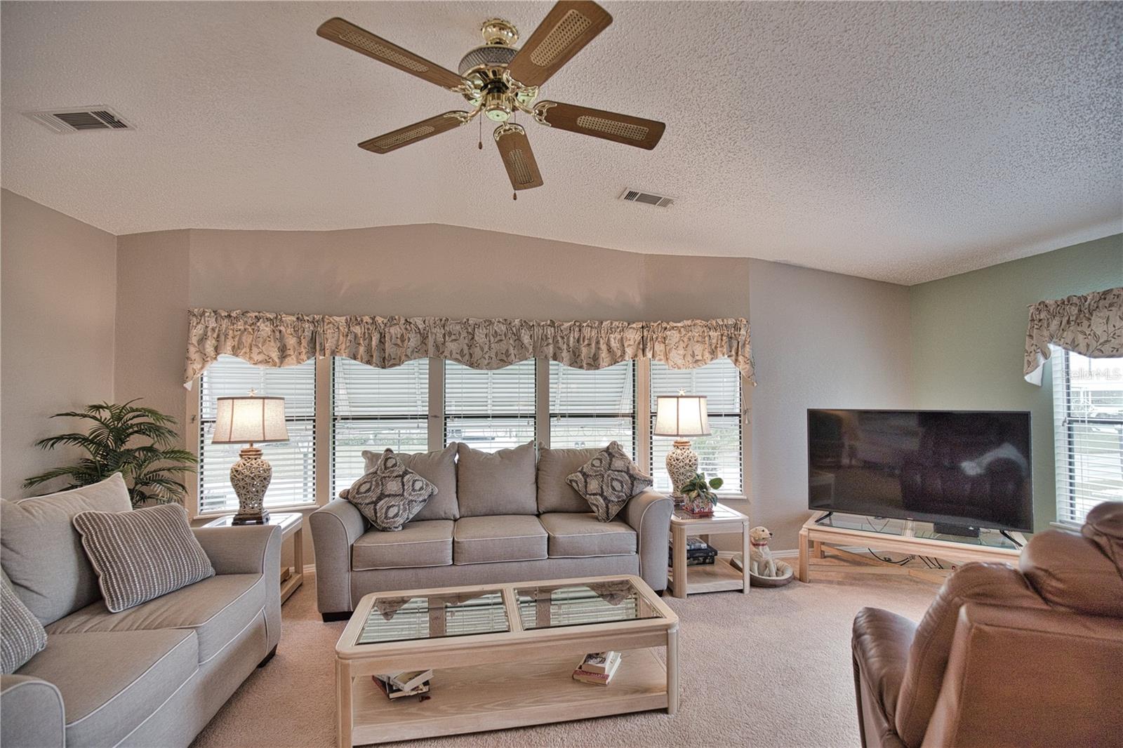 223 HIBISCO DR — photo 10