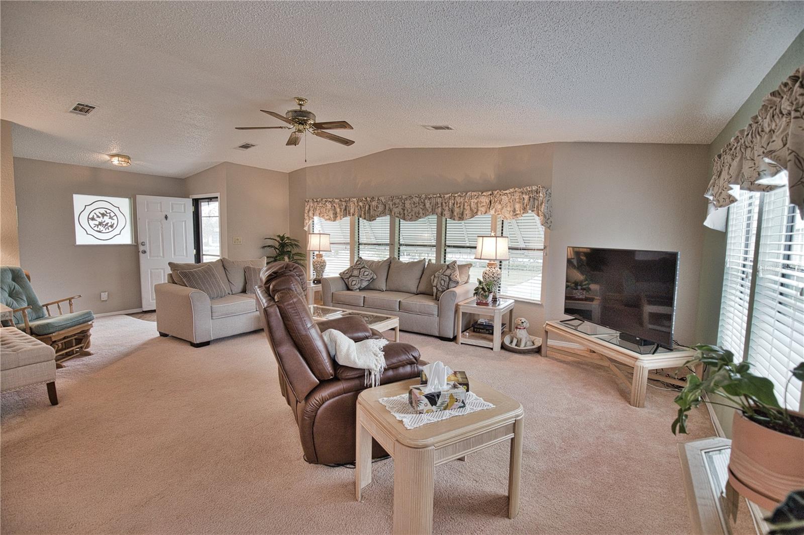 223 HIBISCO DR — photo 16