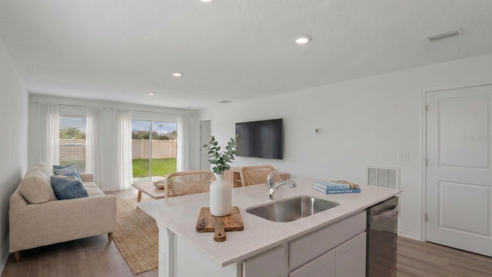 12067 ISLE ROYALE DR — photo 6