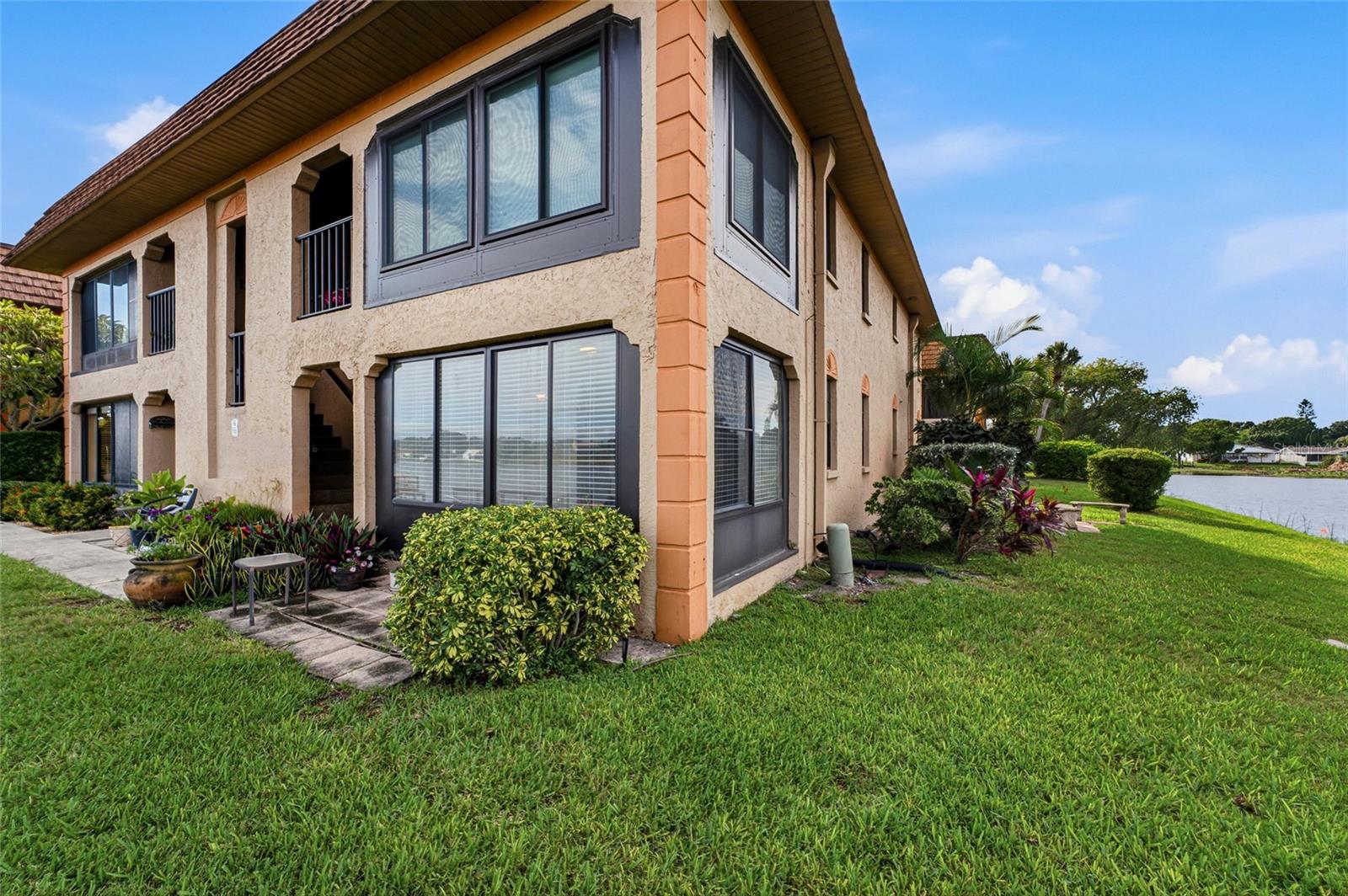 10142 SEMINOLE ISLAND DR — photo 4