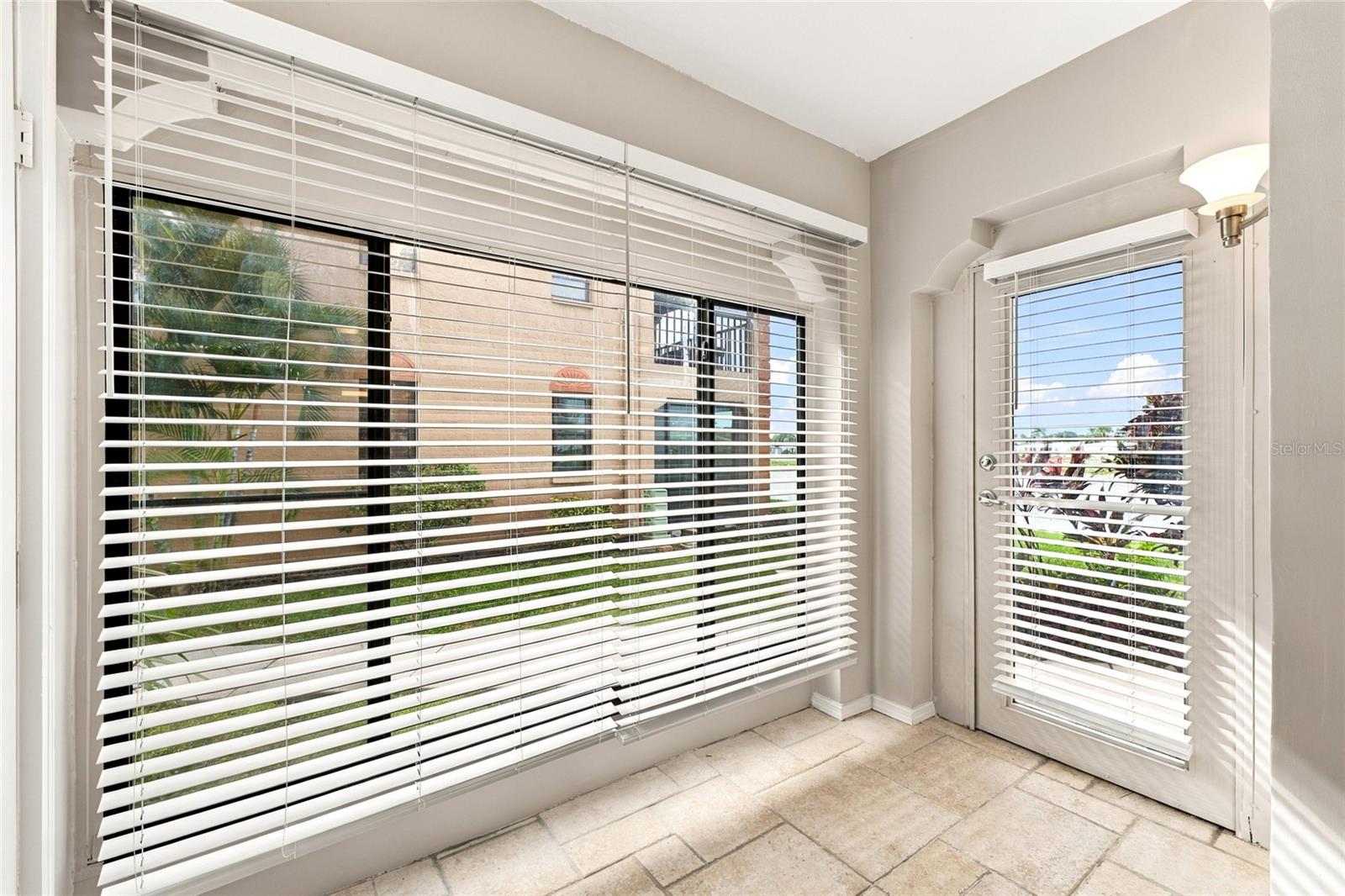 10142 SEMINOLE ISLAND DR — photo 34